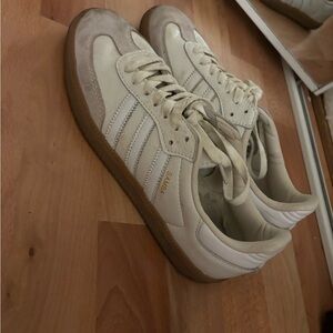 adidas Samba Men's Sneakers in Off-White and Gum